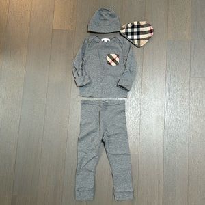 Burberry London Baby Four Piece Grey Set Size 2 years